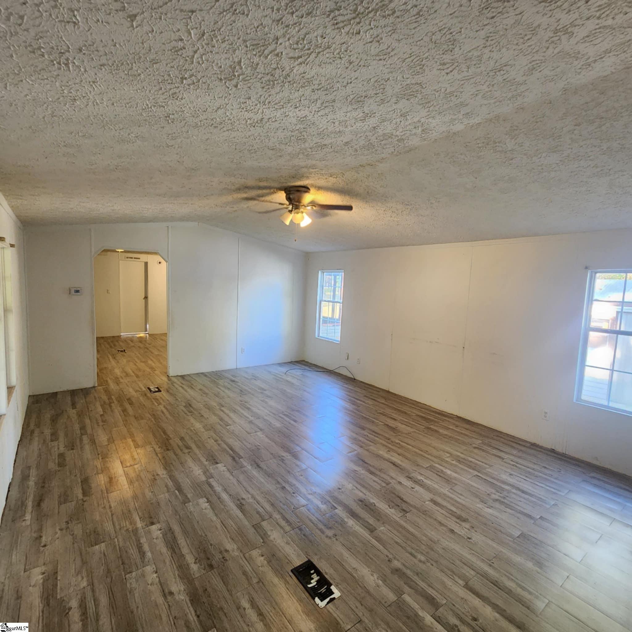 358 Goldsmith Road Simpsonville, SC 29681 - Photo 2 of 10 Gallery Image 2