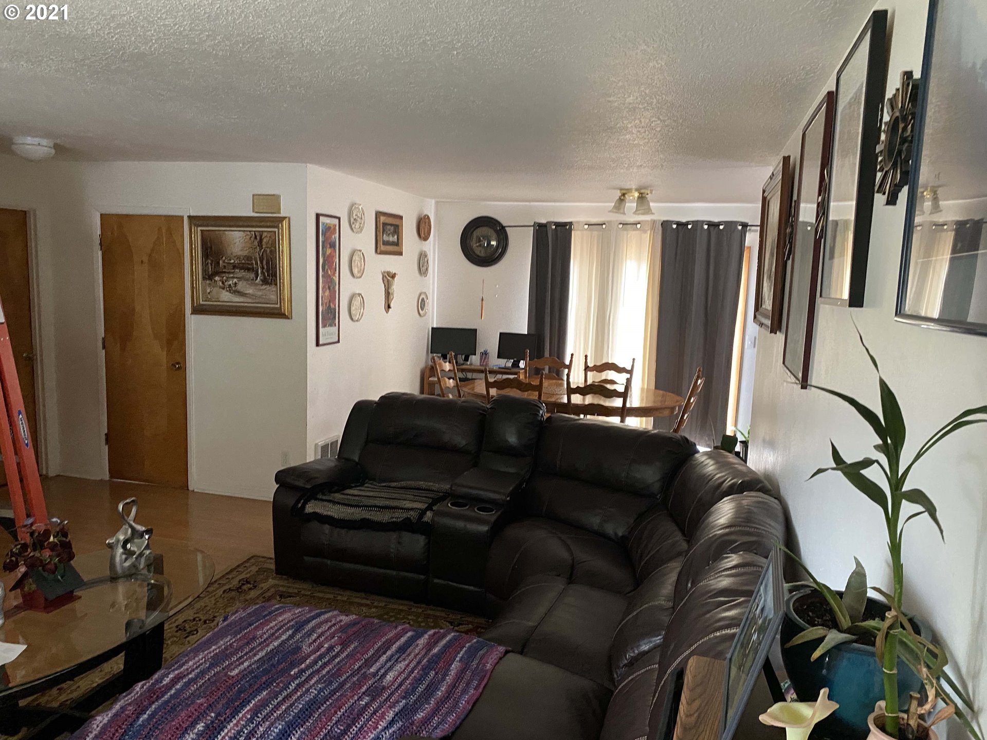1804 Maple Street Forest Grove, OR 97116 - Photo 3 of 6 a living room with furniture