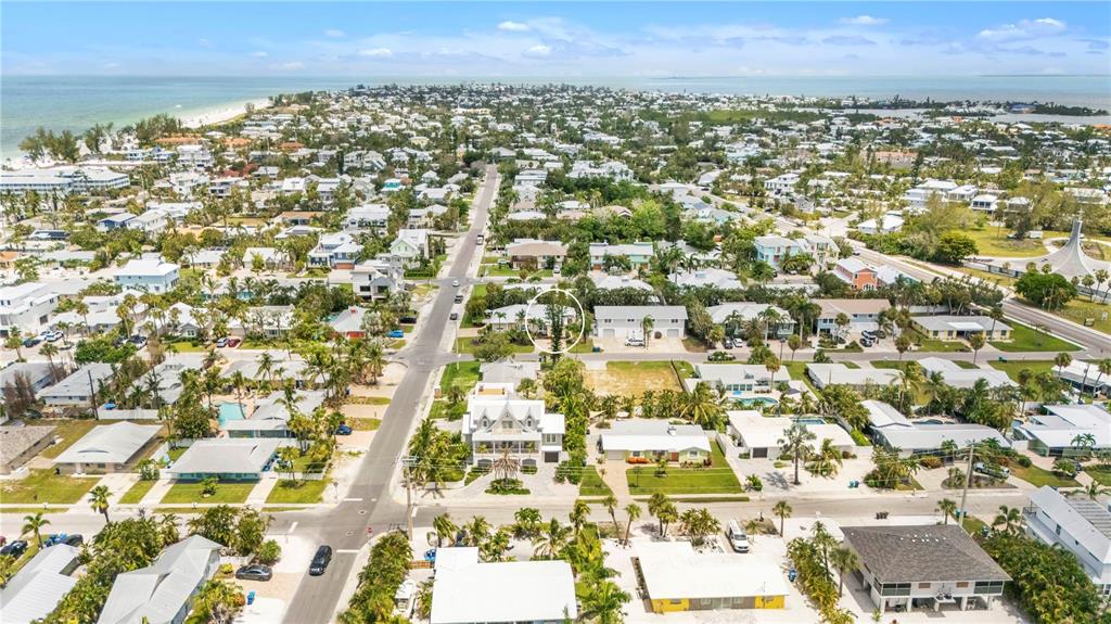 302 67th Street Holmes Beach, FL 34217 - Photo 36 of 38