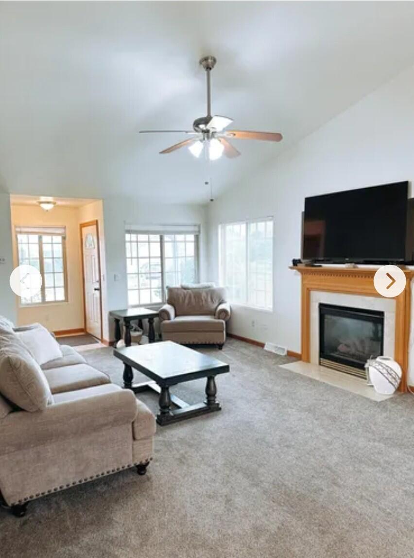4620 Fox Grove Road Sheboygan, WI 53081 - Photo 2 of 15 Living Room