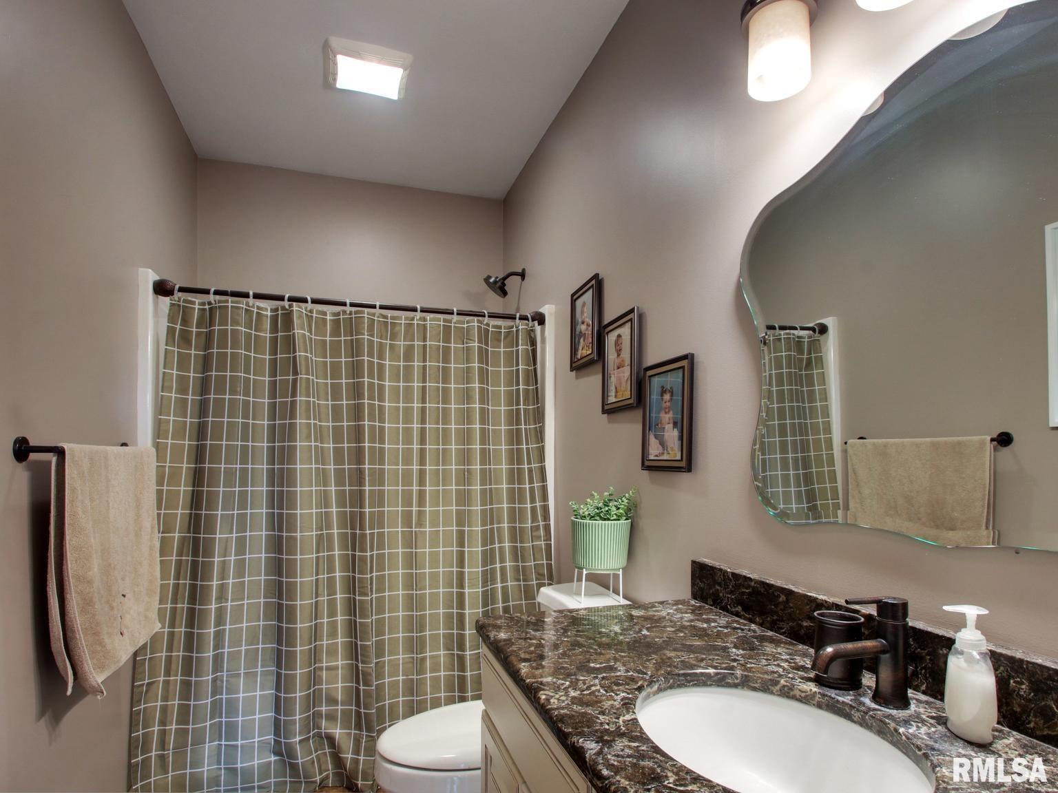 507 East High Street Mendon, IL 62351 - Photo 37 of 43
