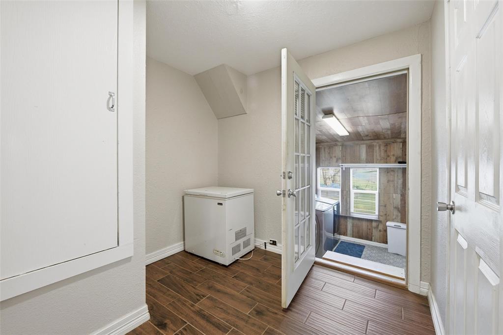 379 Private Road, Unit 4650 Boyd, TX 76023 - Photo 31 of 40 Bathroom with baseboards and wood tiled floors