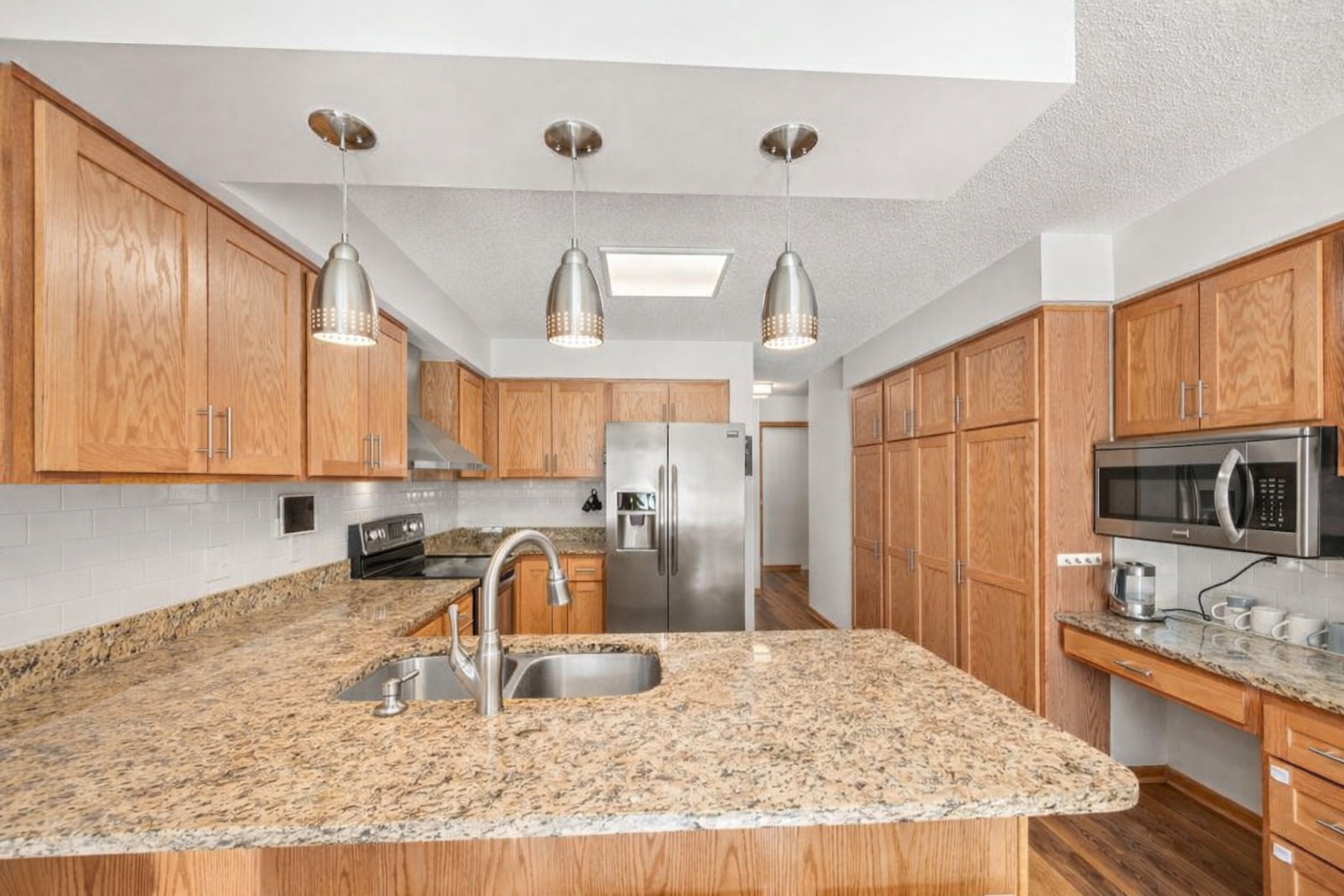 6263 Sequoia Circle Eden Prairie, MN 55346 - Photo 6 of 27