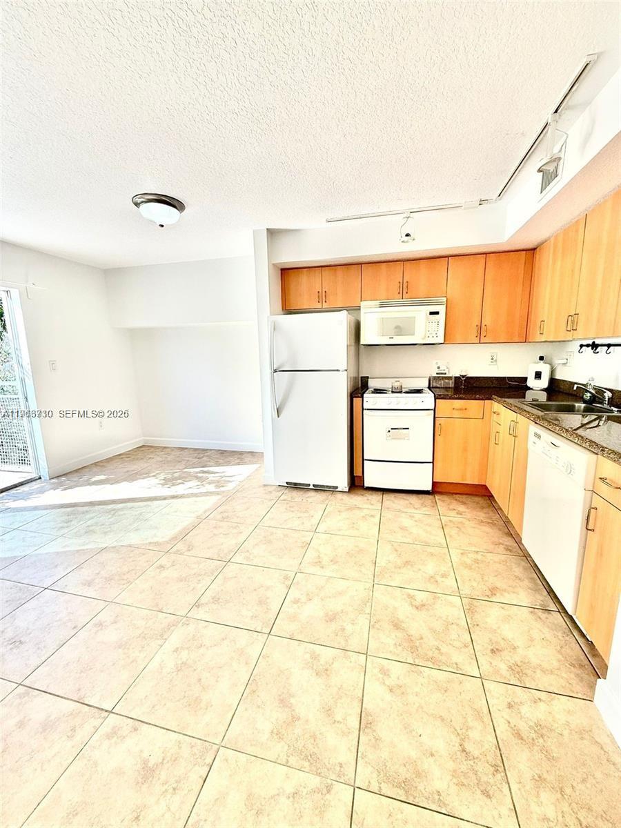 630 85th Street, Unit 107 Miami Beach, FL 33141 - Photo 11 of 18