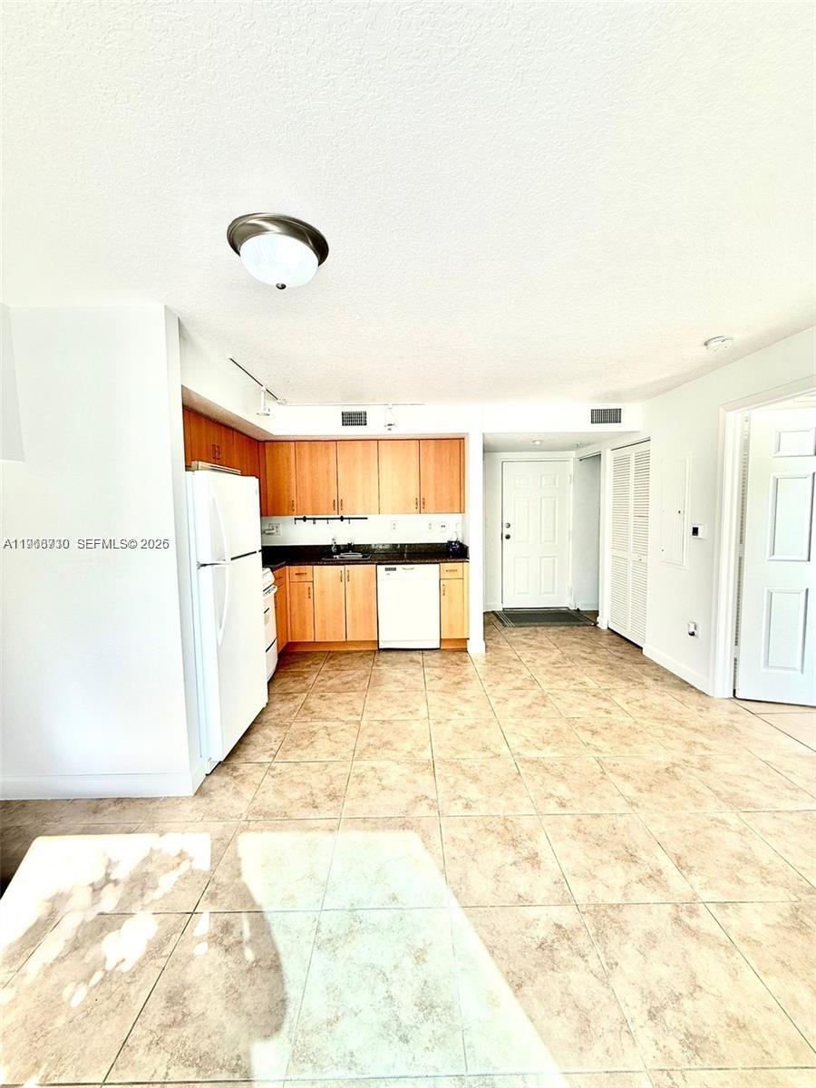 630 85th Street, Unit 107 Miami Beach, FL 33141 - Photo 10 of 18