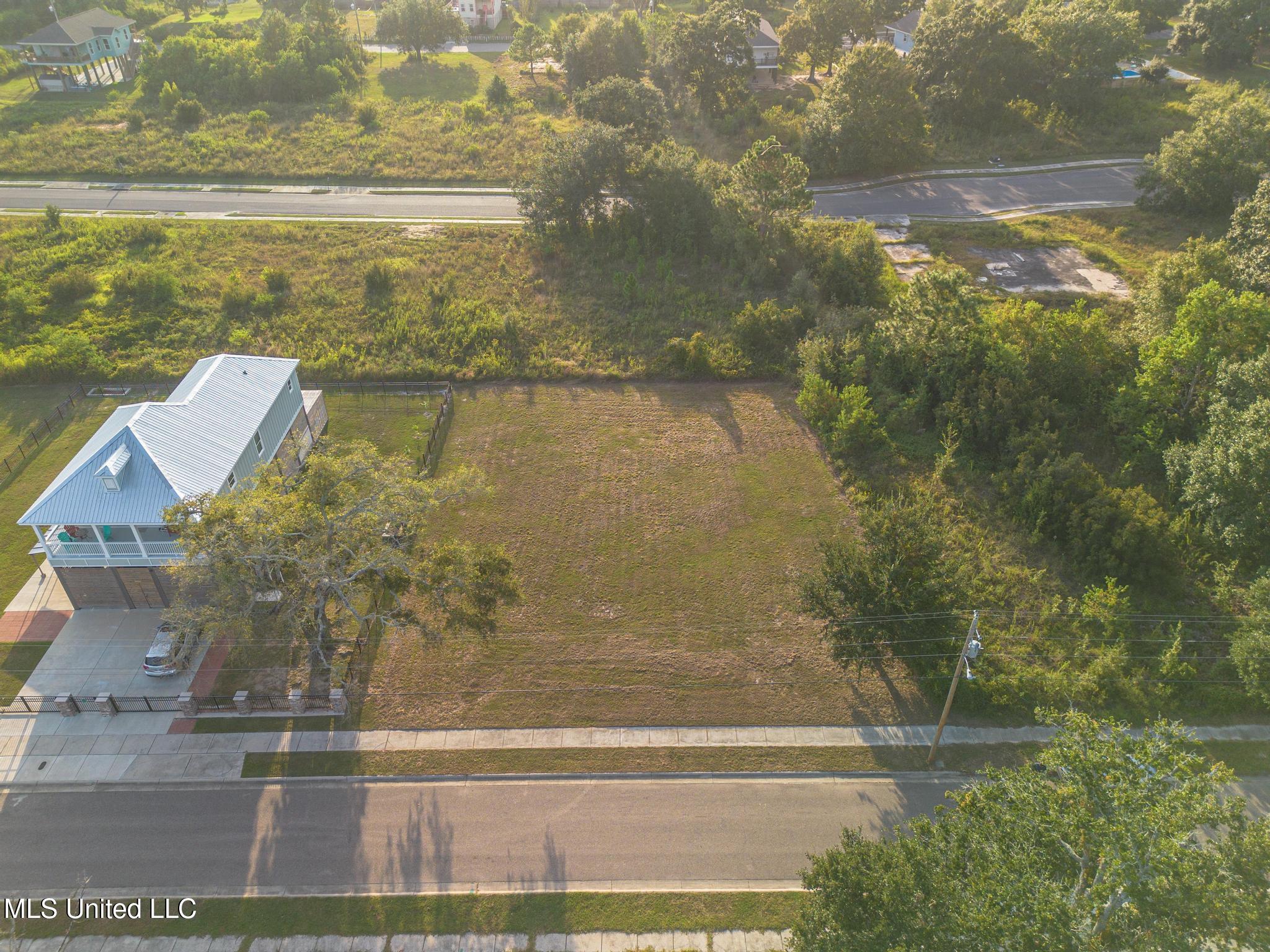 133 Markham Drive Long Beach, MS 39560 - Photo 3 of 8 2g-2