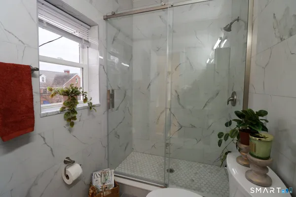 $1,950 | 55 Channing Street, Unit 3, New London, CT 06320