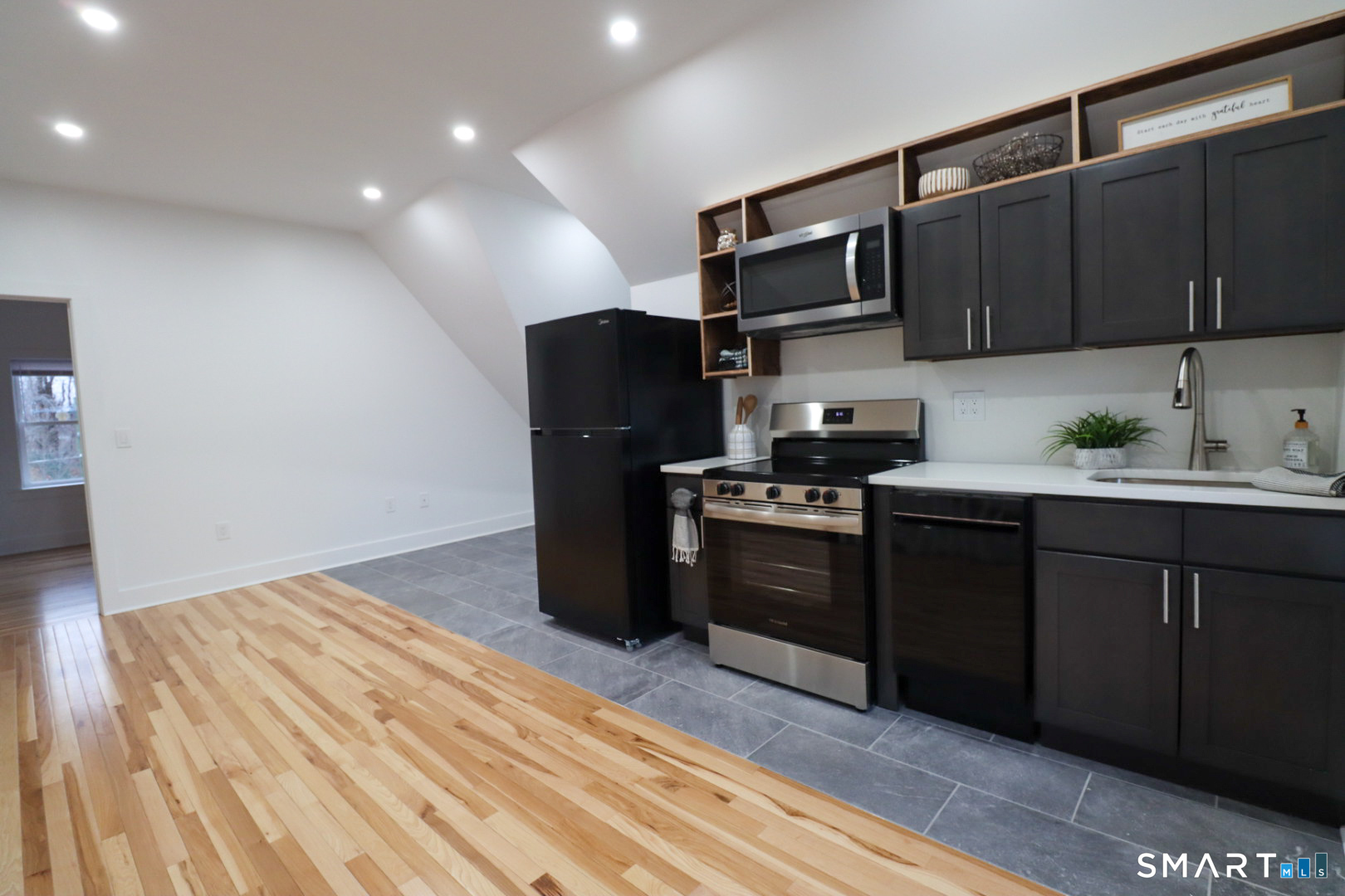 55 Channing Street, Unit 3 New London, CT 06320 - Photo 4 of 17