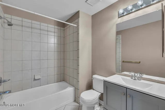 $1,329,999 | 22 Forest Lane, Monroe Township, NJ 08831