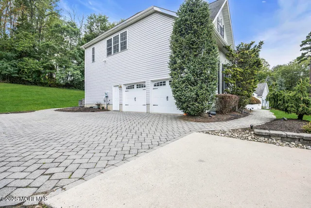 $1,329,999 | 22 Forest Lane, Monroe Township, NJ 08831