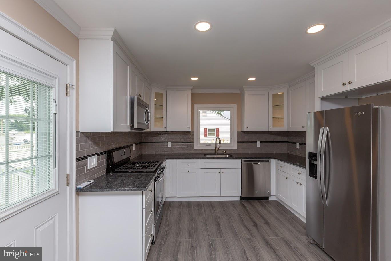 668 Monmouth Road Wrightstown, NJ 08562 - Photo 9 of 28 Gallery Image 9