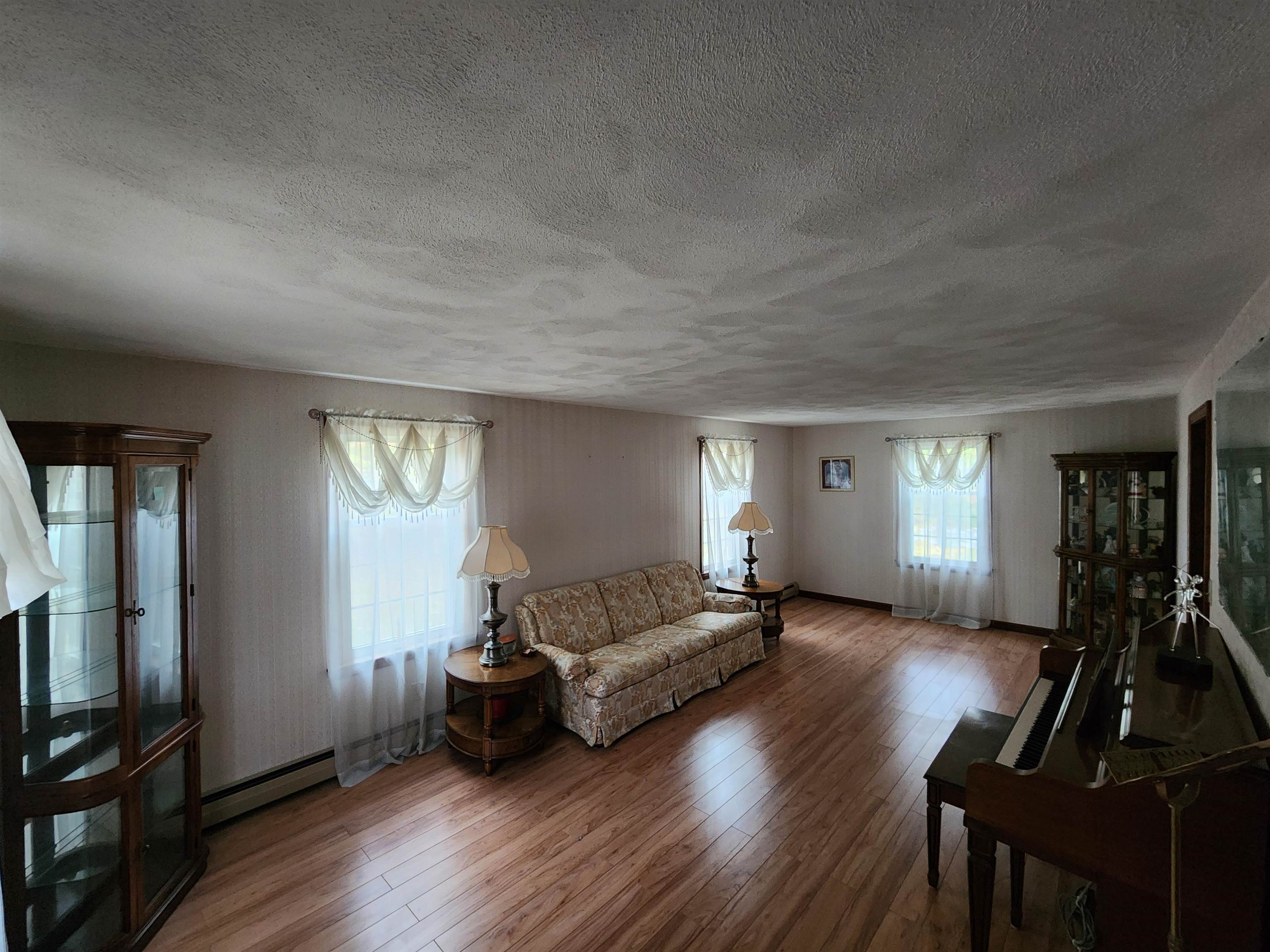 7 Cardinal Road Windham, NH 03087 - Photo 14 of 28