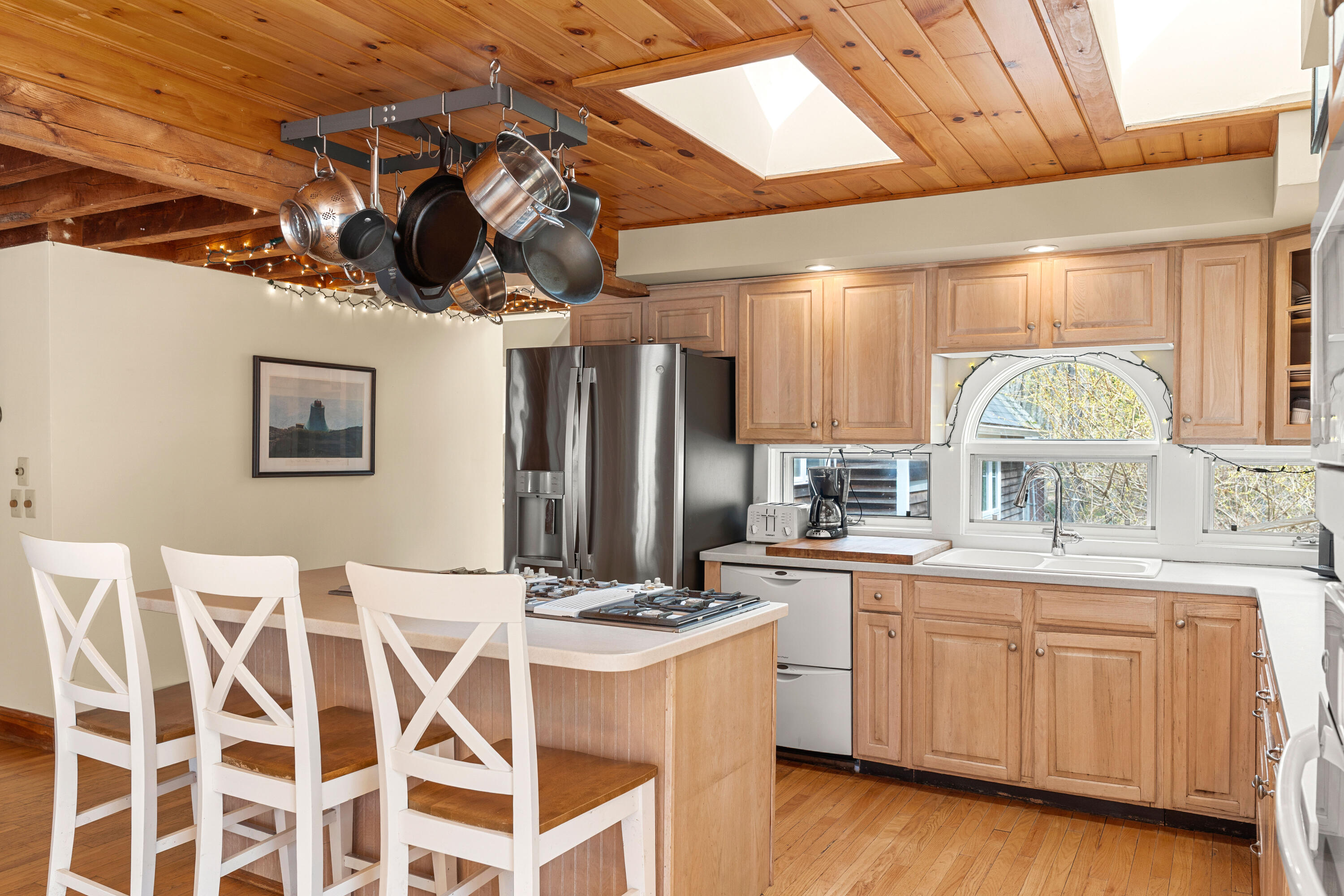 54 Stonetree Road Arrowsic, ME 04530 - Photo 6 of 52 kitchen-breakfast-bar-54-stonetree-road-