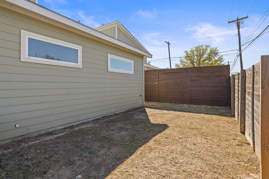 6301 Santos Street, Unit A Austin, TX 78741 - Photo 33 of 37 a view of a backyard