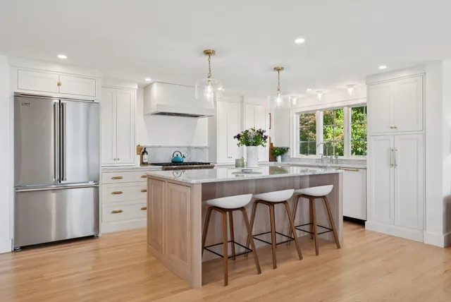 $3,195,000 | 12 Salt Spray Lane, Cape Elizabeth, ME 04107