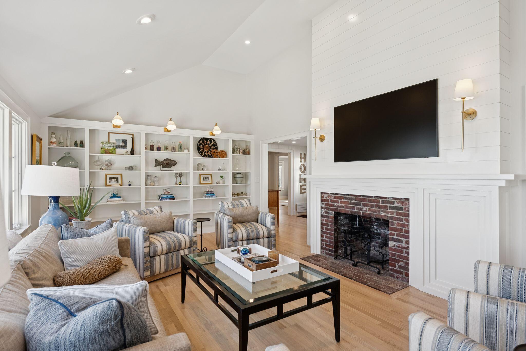 12 Salt Spray Lane Cape Elizabeth, ME 04107 - Photo 6 of 41 Living Room