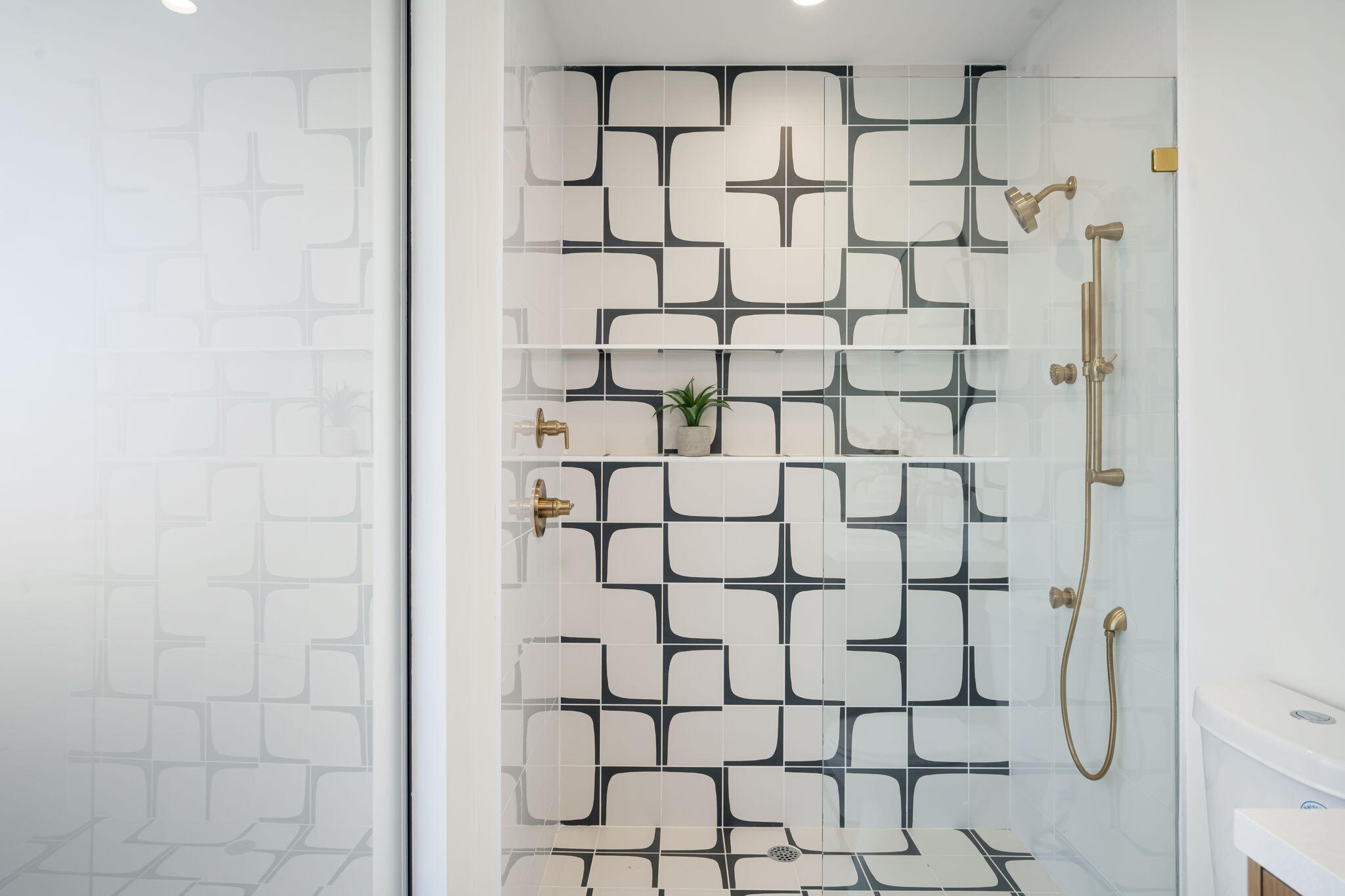 71459 Halgar Road Rancho Mirage, CA 92270 - Photo 17 of 46 a bathroom with a shower