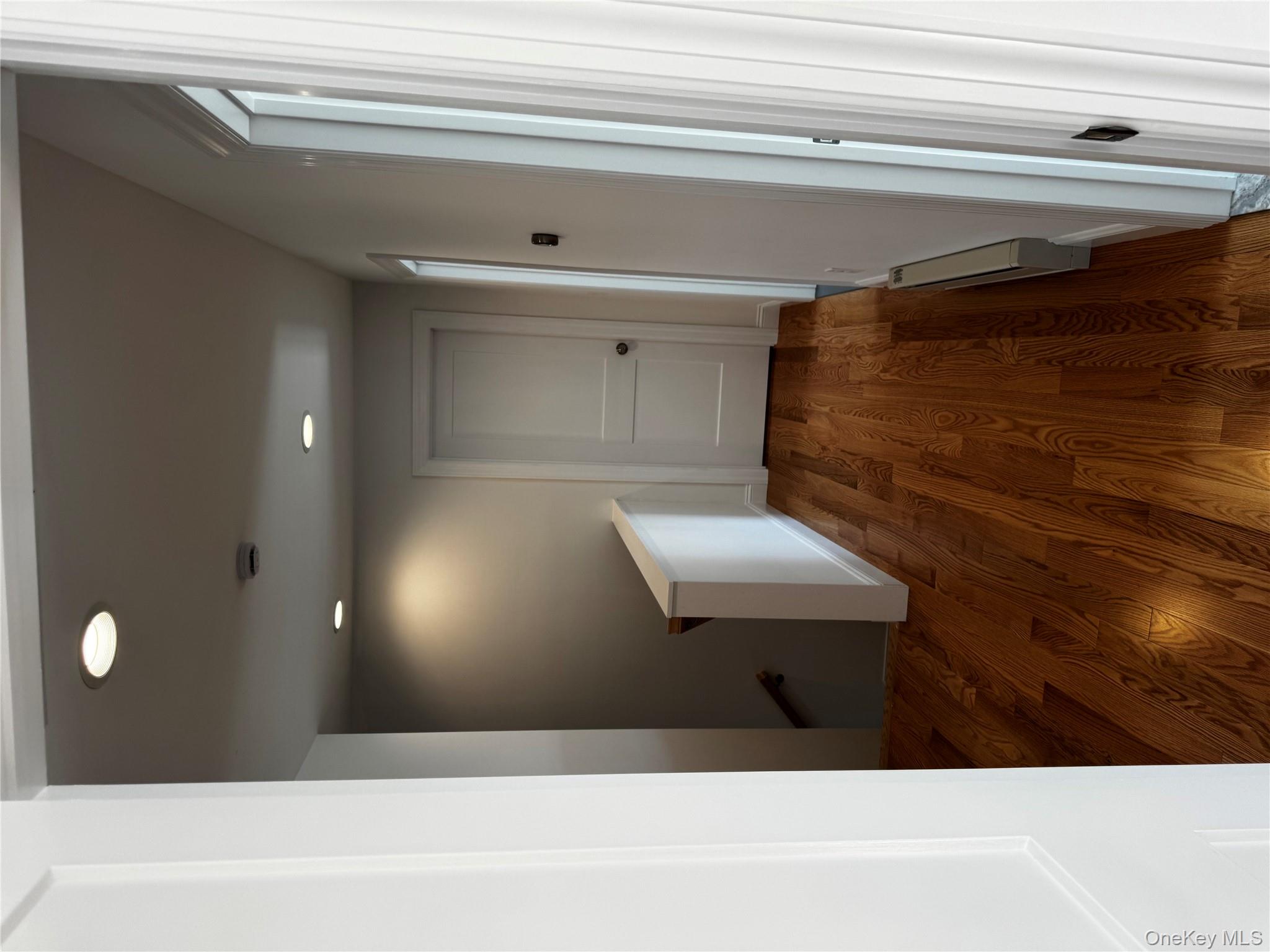 7 Tulip Road Mahopac, NY 10541 - Photo 14 of 32 Hallway