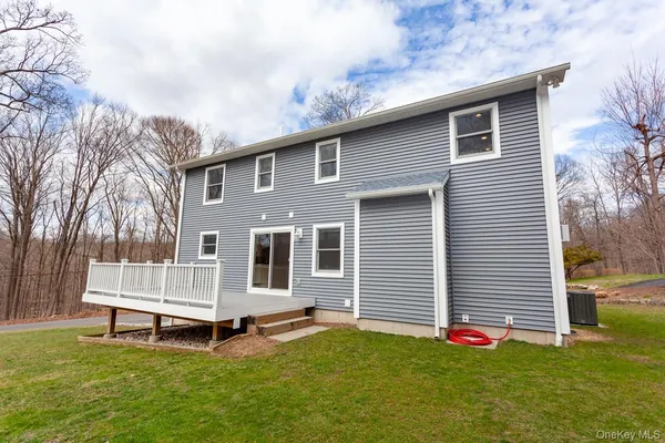 $899,900 | 7 Tulip Road, Mahopac, NY 10541