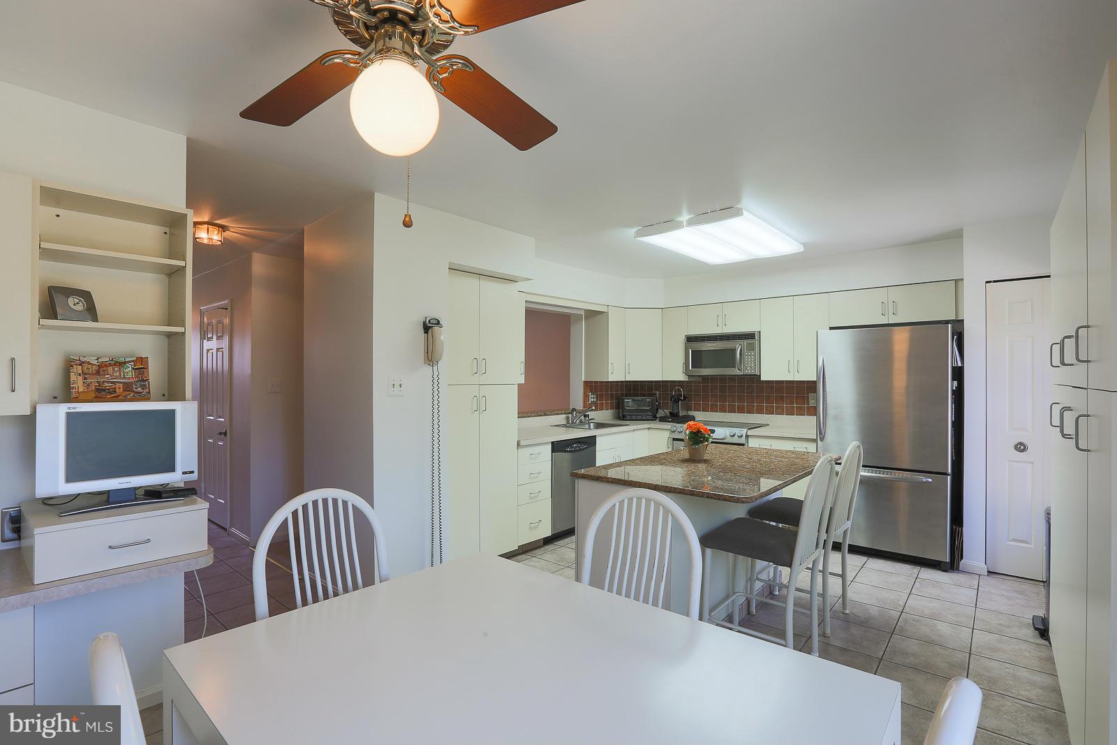 24 Rhodes Place Lutherville-Timonium, MD 21093 - Photo 8 of 28 Kitchen
