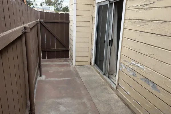$1,880 | 627 West 6th Avenue, Escondido, CA 92025