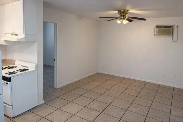 $1,880 | 627 West 6th Avenue, Escondido, CA 92025
