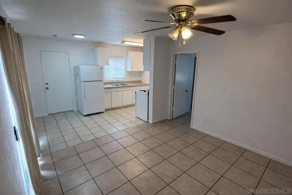 $1,880 | 627 West 6th Avenue, Escondido, CA 92025