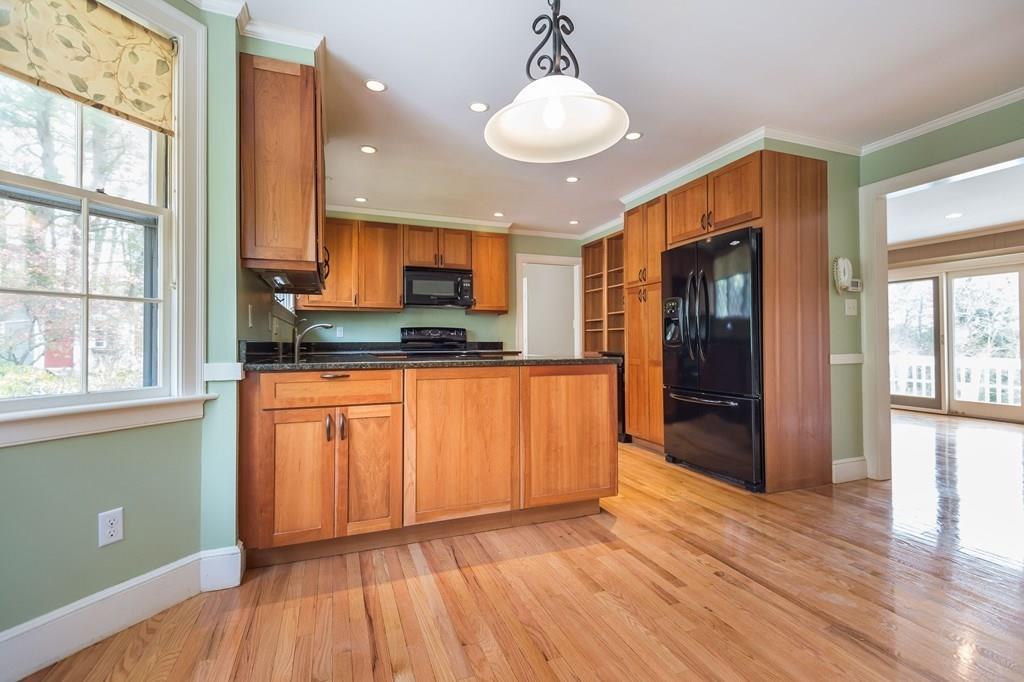 93 Spring Grove Road Andover, MA 01810 - Photo 6 of 40
