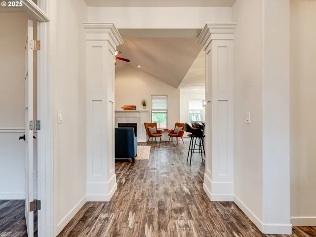 $675,000 | 20800 Yosemite Street Northeast, Aurora, OR 97002