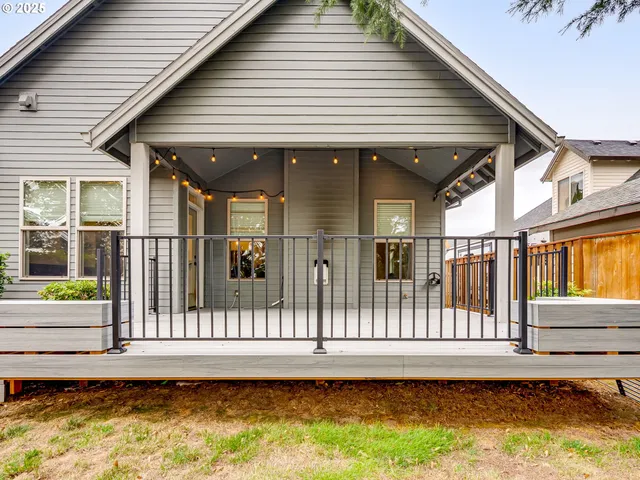 $675,000 | 20800 Yosemite Street Northeast, Aurora, OR 97002