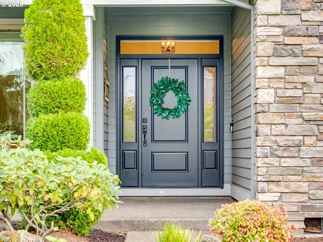 $675,000 | 20800 Yosemite Street Northeast, Aurora, OR 97002