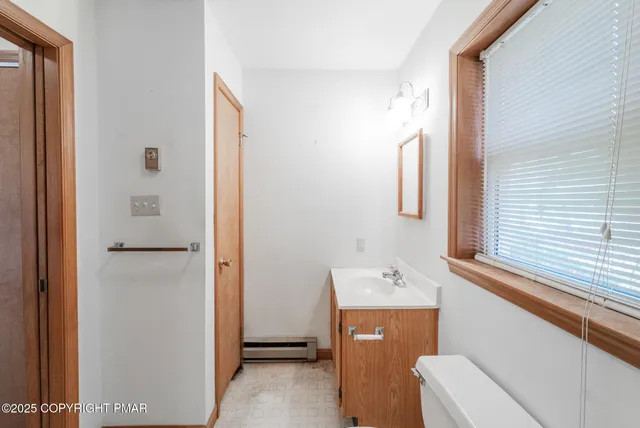 $285,000 | 143 Foothill Boulevard, Effort, PA 18330