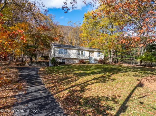 $285,000 | 143 Foothill Boulevard, Effort, PA 18330