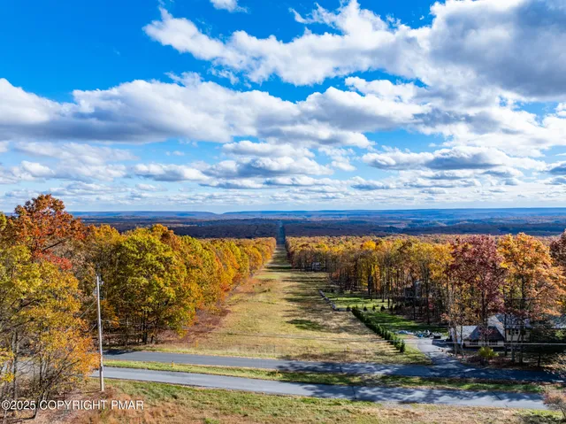 $285,000 | 143 Foothill Boulevard, Effort, PA 18330