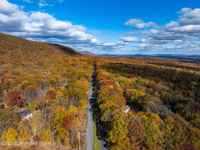 $285,000 | 143 Foothill Boulevard, Effort, PA 18330