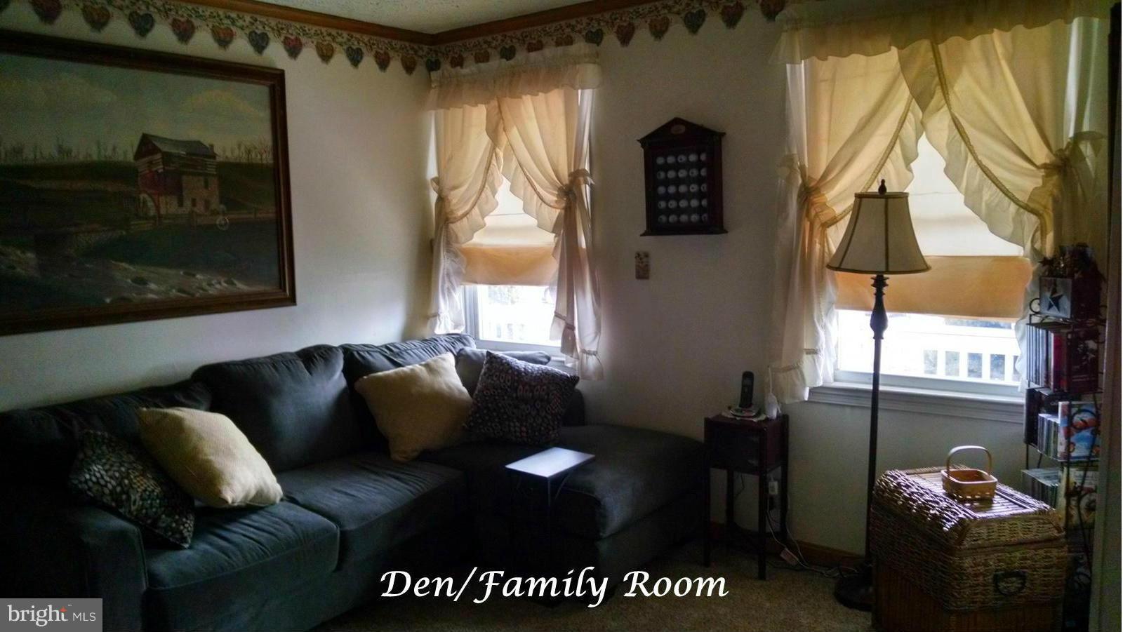 210 German Hill Road Baltimore, MD 21222 - Photo 13 of 23 Family Room / Den