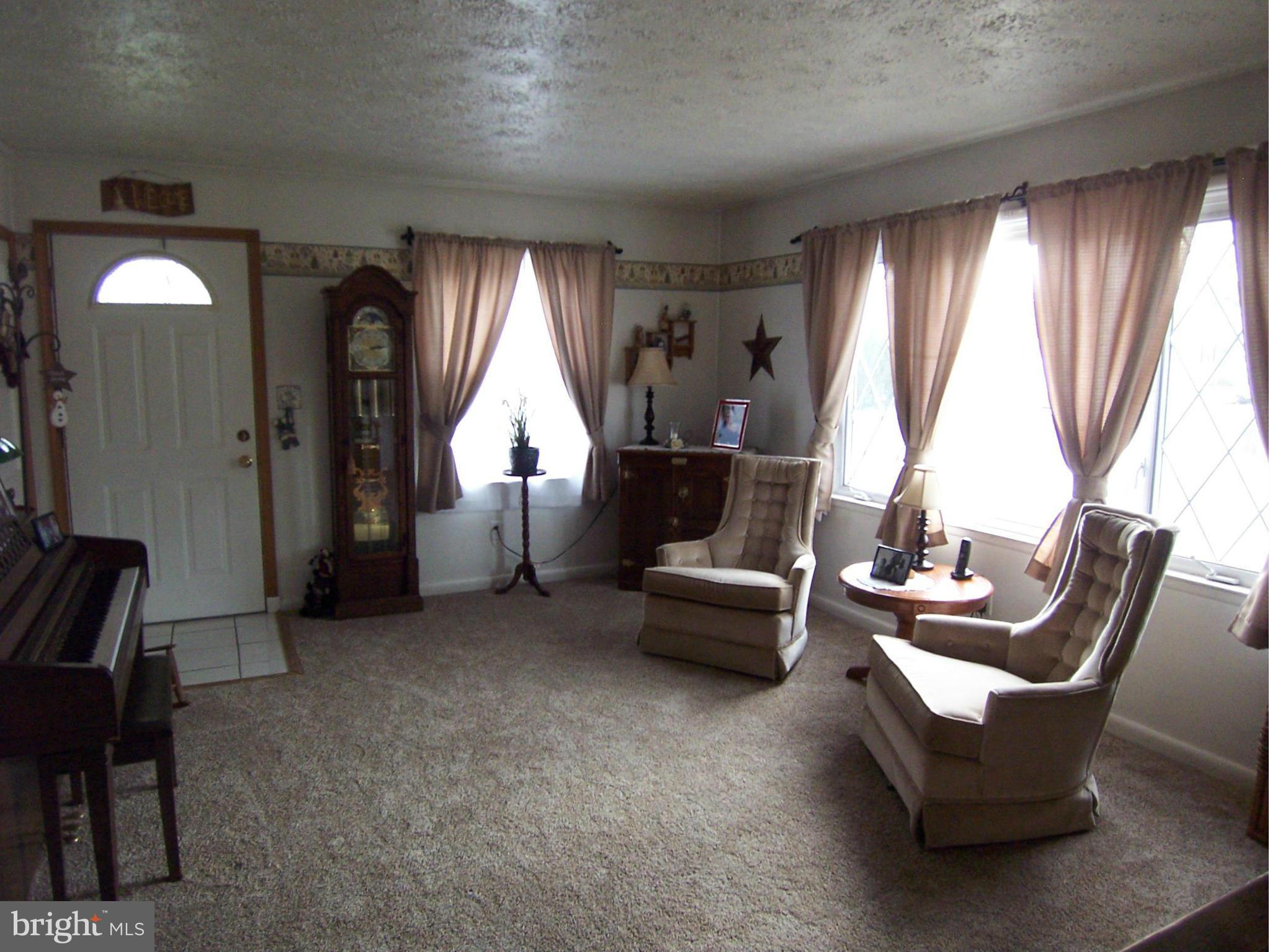 210 German Hill Road Baltimore, MD 21222 - Photo 5 of 23 Living Room