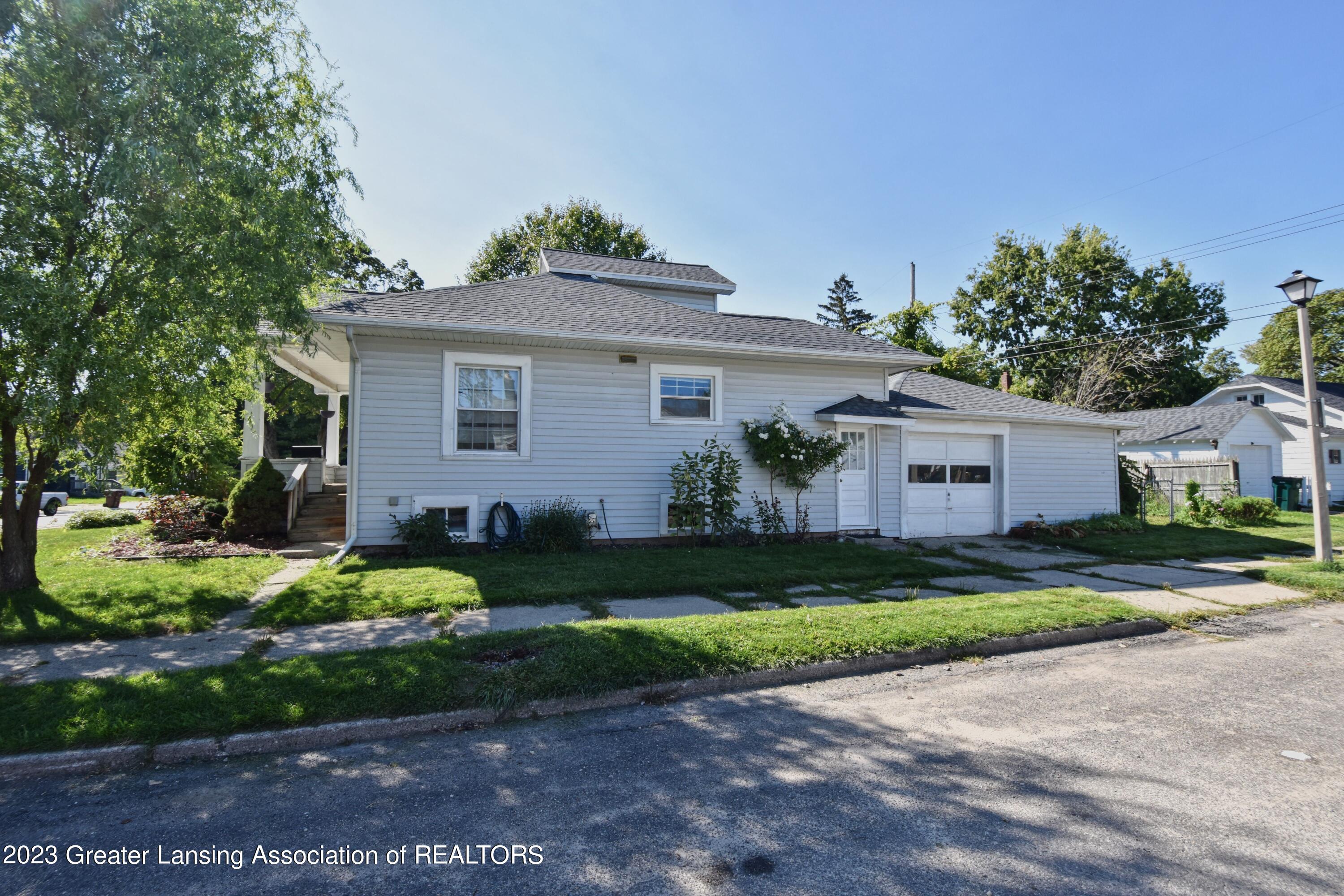 400 Strathmore Road Lansing, MI 48910 - Photo 22 of 24 23