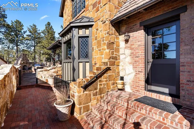 a view of outdoor space yard and patio