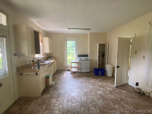 318 East Main Street Hanover, IN 47243 - Photo 6 of 11