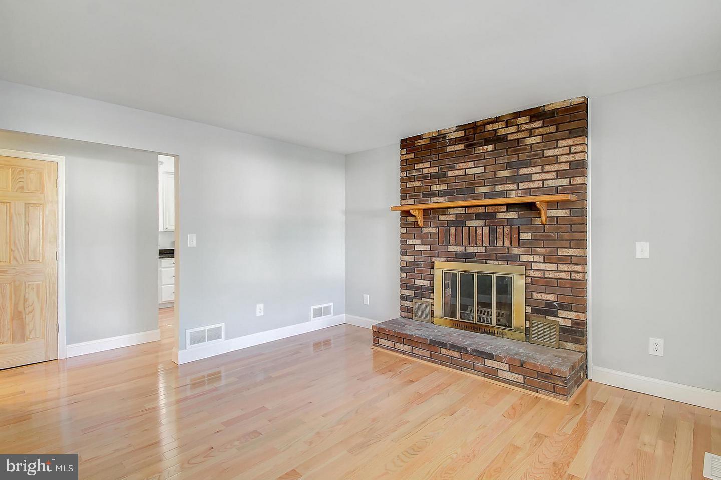 3207 Janice Avenue Baltimore, MD 21227 - Photo 5 of 34