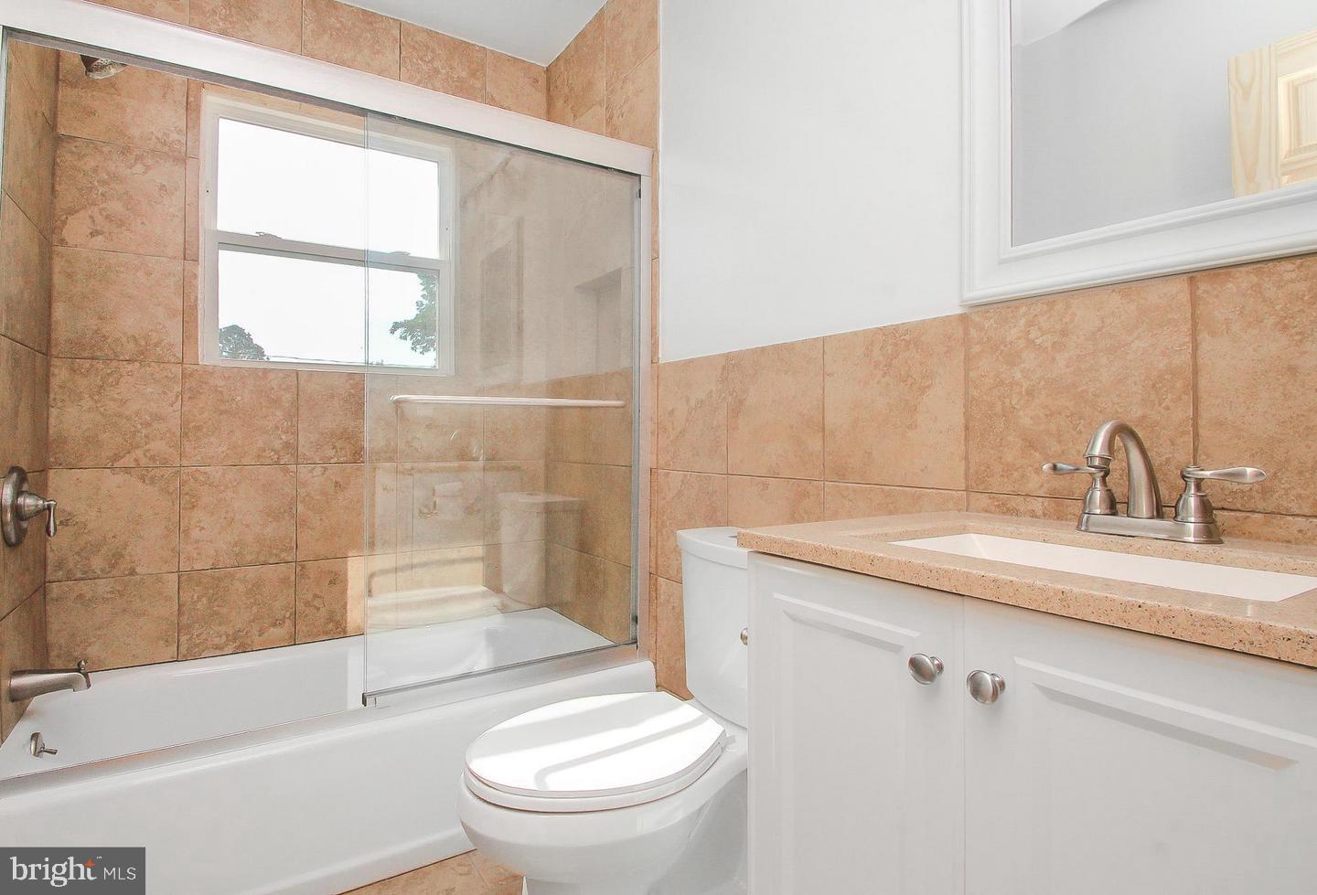 3207 Janice Avenue Baltimore, MD 21227 - Photo 8 of 34
