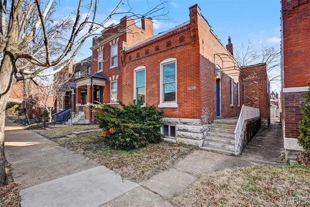 $135,000 | 2922 Virginia Avenue, St. Louis, MO 63118