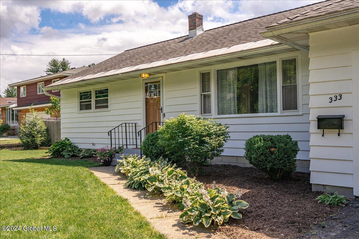 333 McCormack Road Albany, NY 12208 - Photo 3 of 21 25-333 MCCORMACK-5