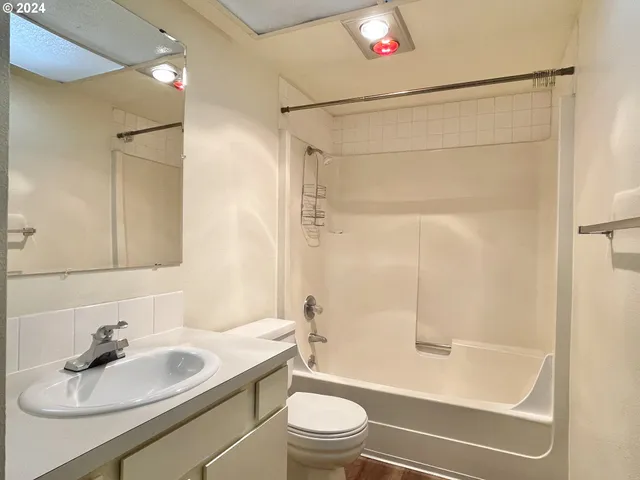 $409,900 | 13010 Northeast Pinebrook Street, Vancouver, WA 98684