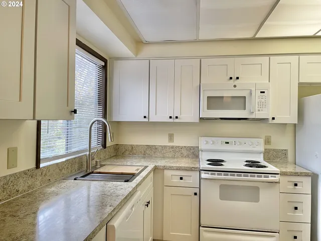 $409,900 | 13010 Northeast Pinebrook Street, Vancouver, WA 98684