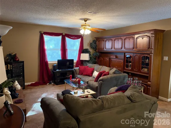 $185,000 | 605 8th Avenue Southwest, Unit D5, Conover, NC 28613