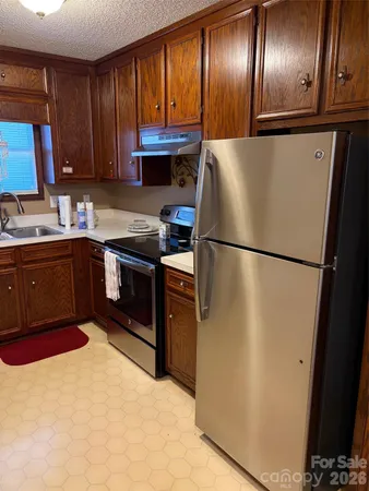 $185,000 | 605 8th Avenue Southwest, Unit D5, Conover, NC 28613