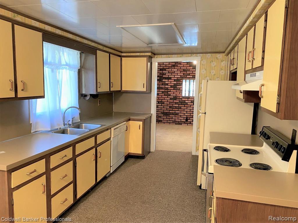 445 North Main Street Perry, MI 48872 - Photo 6 of 19