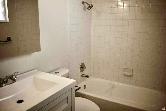 778 North 250 West Springville, UT 84663 - Photo 8 of 16 Full bathroom featuring vanity and washtub / shower combination